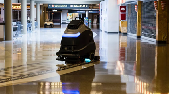 UV消毒机器人现身美国机场，AMAZON自制UV消毒机器人